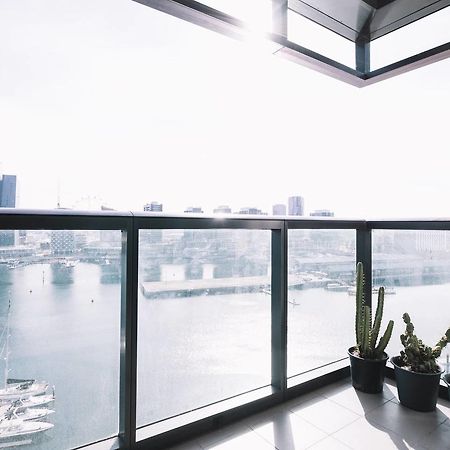 Experience Waterfront Luxury With Views Lejlighed Melbourne Eksteriør billede