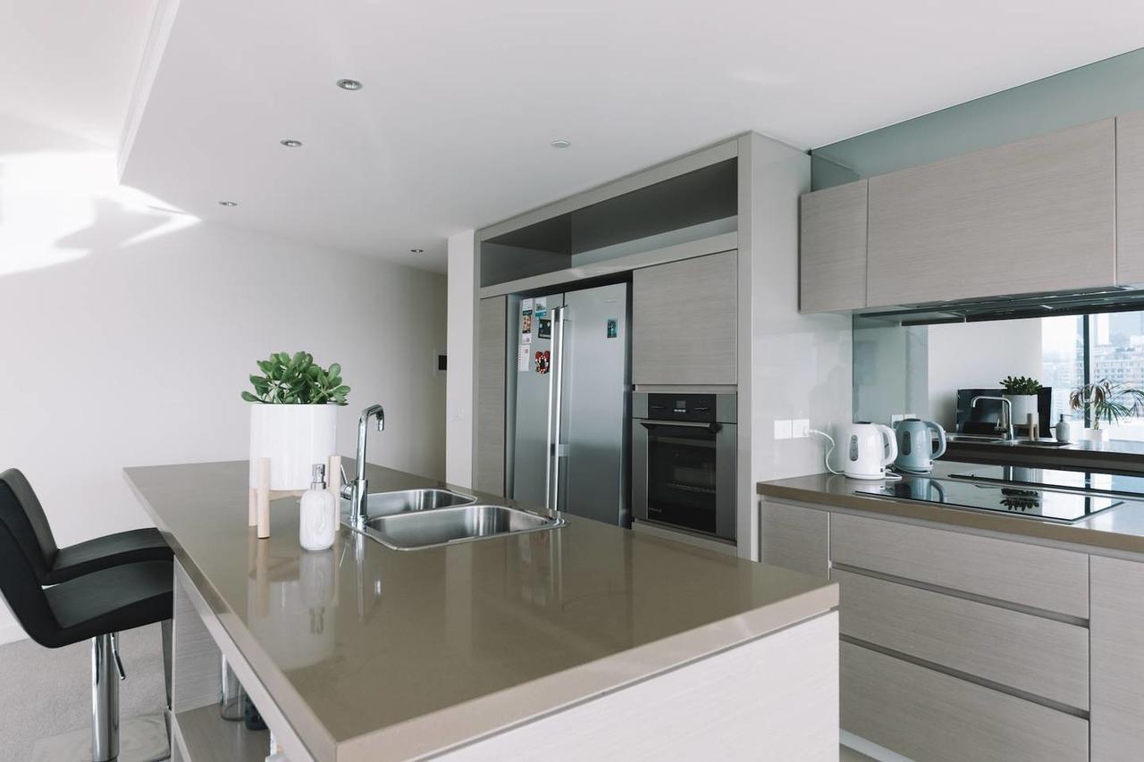 Experience Waterfront Luxury With Views Lejlighed Melbourne Eksteriør billede