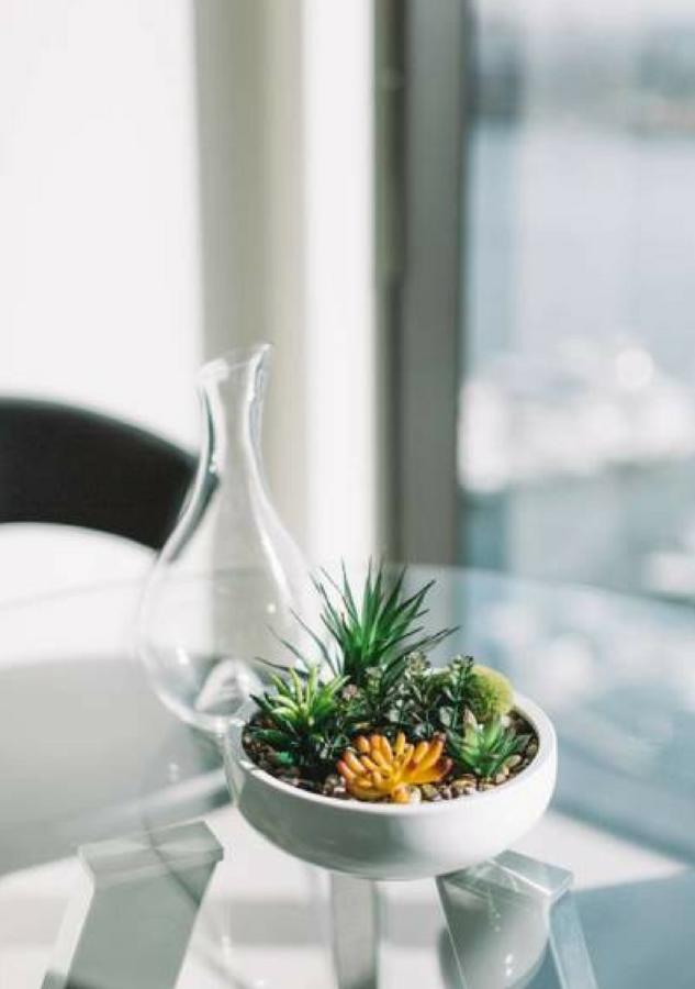 Experience Waterfront Luxury With Views Lejlighed Melbourne Eksteriør billede